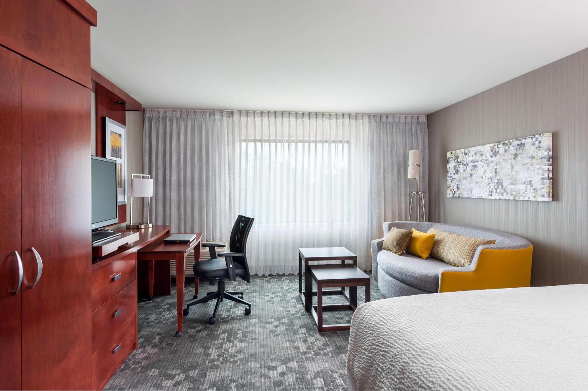 Courtyard By Marriott Kalamazoo Portage Exteriör bild