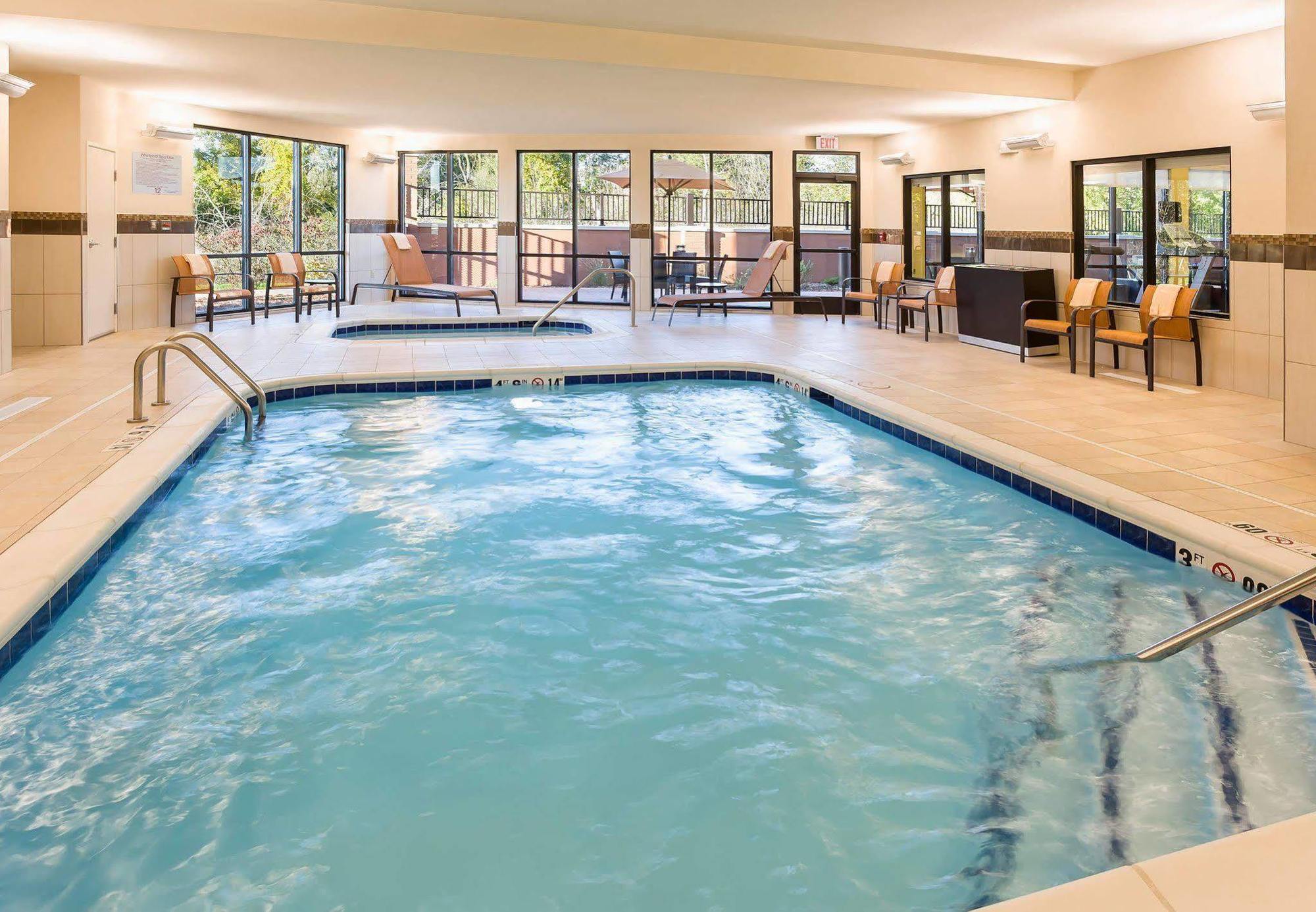 Courtyard By Marriott Kalamazoo Portage Exteriör bild